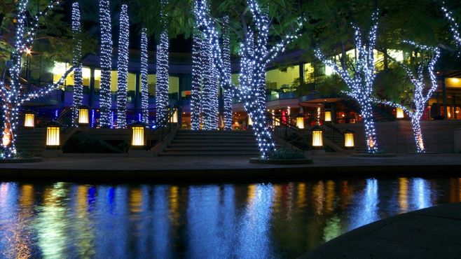 商業廣場夜景照明設計 樹陣廣場的景觀照明藝術